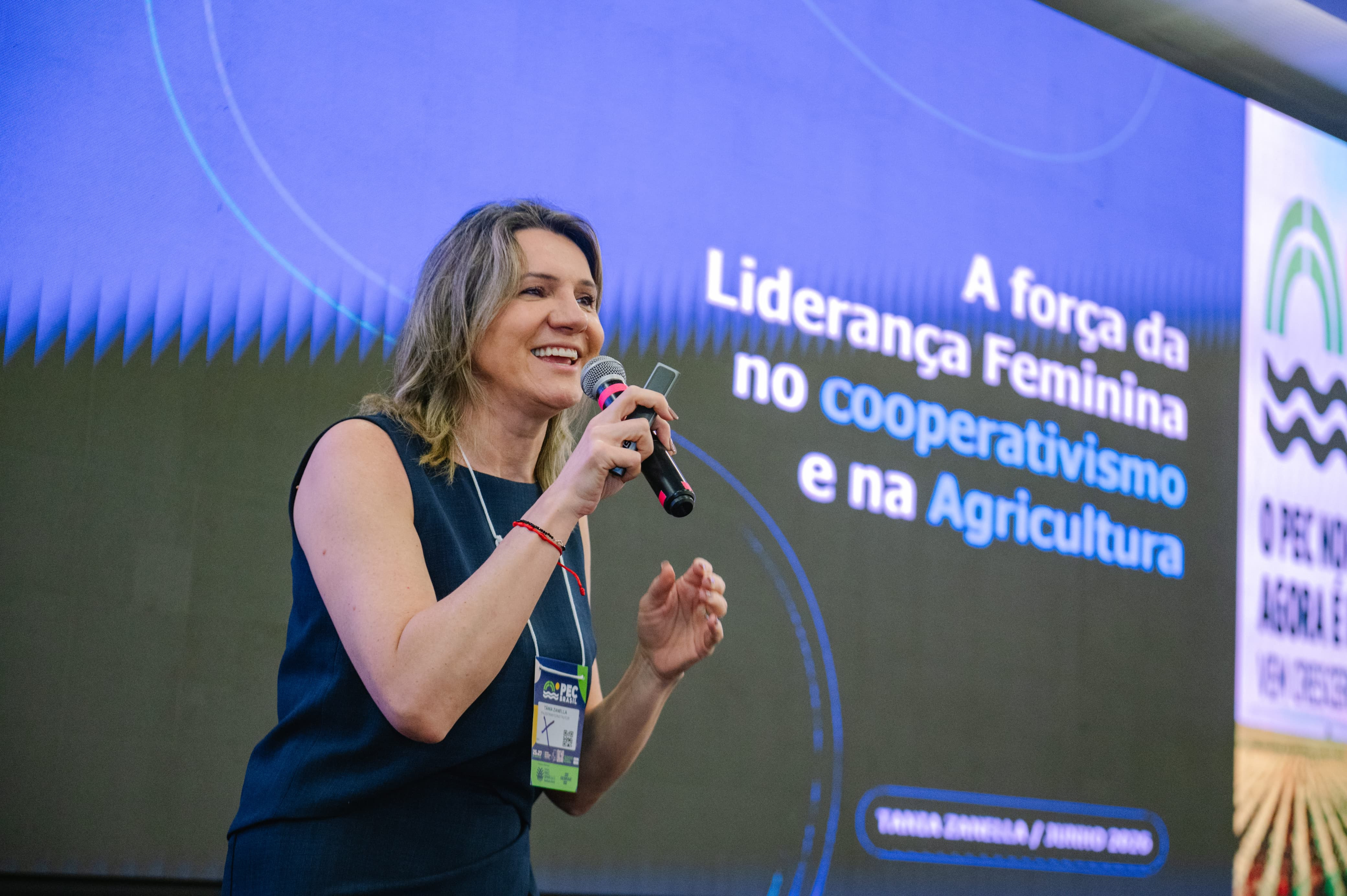 Protagonismo feminino e fortalecimento do cooperativismo marcam o último dia do Espaço SomosCoop na PEC Brasil 2026